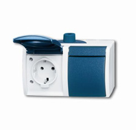 Toon details van Wandcontactdoos dubbel horizontaal, 230 Volt met randaarde IP44. Afbeeldingen van Wandcontactdoos dubbel horizontaal, 230 Volt met randaarde IP44.